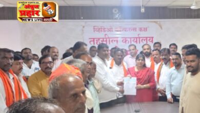 Photo of मौ.धानोरा येथील ८१ पुरग्रस्त कुटूंबांना आ.ॲड.श्रीजया चव्हाण यांच्या हस्ते प्रत्येकी १० हजारांचे धनादेश वाटप